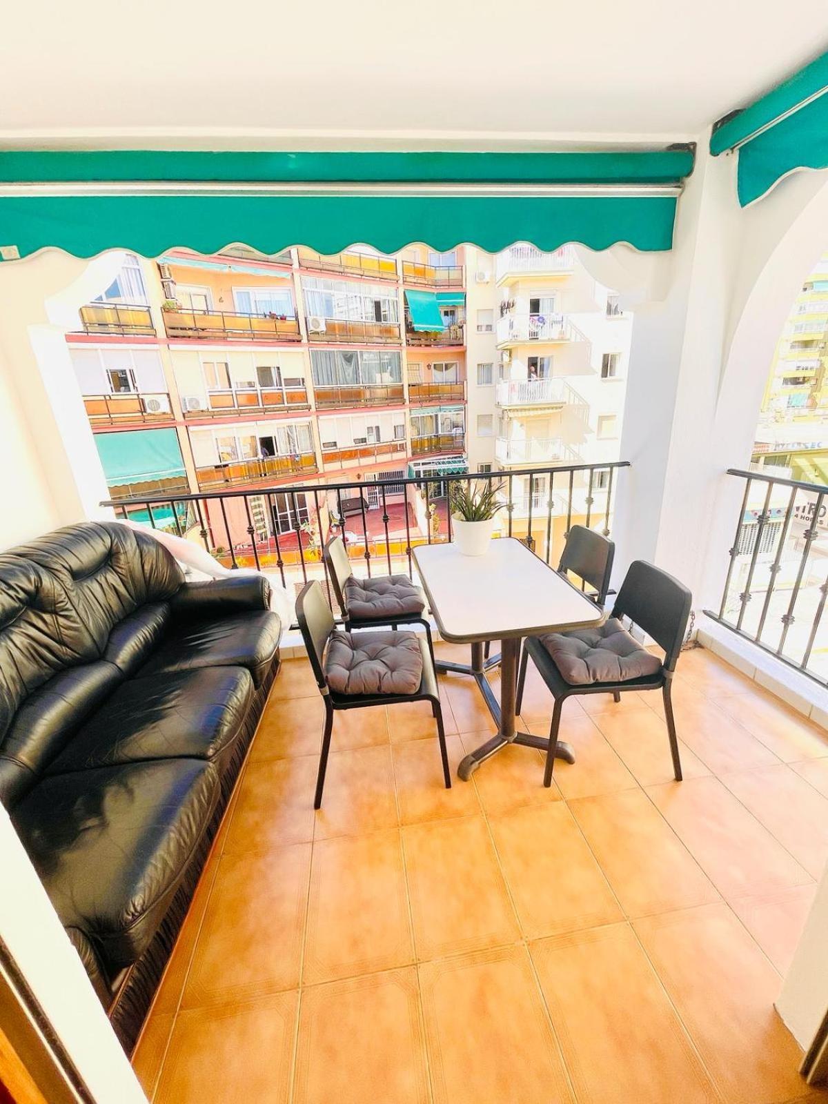 Apartamento Centro Torremolinos Con Solarium Luaran gambar